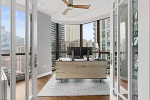 21 E Huron St, Chicago, IL 60611 - Photo 15