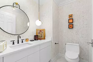21 E Huron St, Chicago, IL 60611 - Photo 17