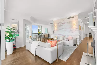 21 E Huron Street #2102, Chicago, IL 60611 - Photo 5