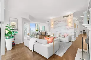 21 E Huron St, Chicago, IL 60611 - Photo 5
