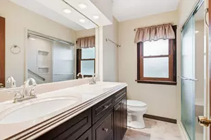770 S Stuart Ave, Elmhurst, IL 60126 - Photo 15