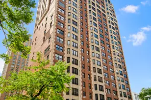 421 W Melrose St, Chicago, IL 60657 - Photo 1