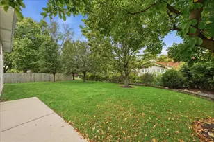 7802 Sawyer Rd, Darien, IL 60561 - Photo 19
