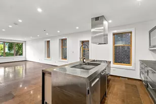 2334 W Medill Ave, Chicago, IL 60647 - Photo 9