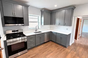 5437 W Hutchinson St, Chicago, IL 60641 - Photo 3