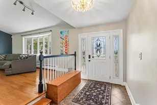 1302 E Greenwood Dr, Mount Prospect, IL 60056 - Photo 7