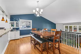 1302 E Greenwood Dr, Mount Prospect, IL 60056 - Photo 13