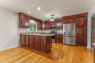 212 Wellington Ave, Elk Grove Village, IL 60007 - Photo 7