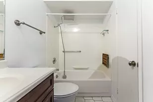 212 Wellington Ave, Elk Grove Village, IL 60007 - Photo 19