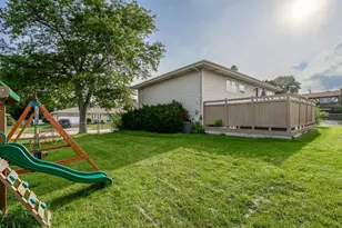 557 Delaware Trail, Carol Stream, IL 60188 - Photo 21