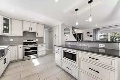 748 Milbeck Court, Elk Grove Village, IL 60007 - Photo 9