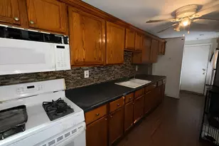 29 Alameda Dr, Carpentersville, IL 60110 - Photo 5