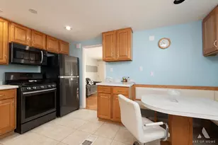 4402 W 87th Pl, Hometown, IL 60456 - Photo 9