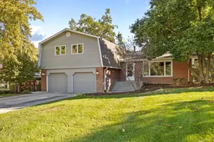 429 Elm St, Frankfort, IL 60423 - Photo 1