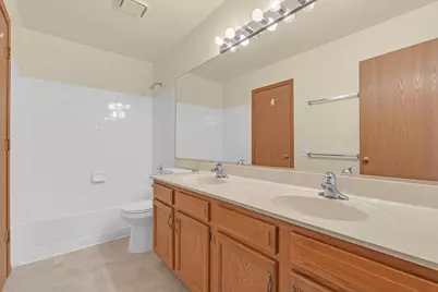 119 E Shag Bark Lane #B, Streamwood, IL 60107 - Photo 21