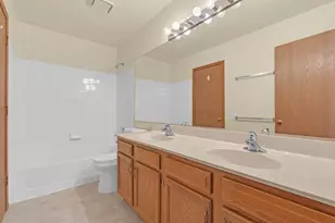 119 E Shag Bark Ln, Streamwood, IL 60107 - Photo 21