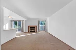 119 E Shag Bark Ln, Streamwood, IL 60107 - Photo 3