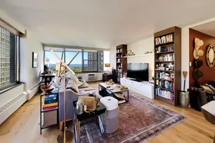 360 W Wellington Ave, Chicago, IL 60657 - Photo 5