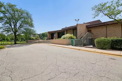 462 Raintree Drive #2A, Glen Ellyn, IL 60137 - Photo 1