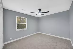 37 Ashburn Ct, Schaumburg, IL 60194 - Photo 15