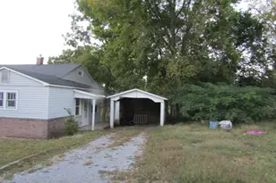 356 McLean St, Rosiclare, IL 62982 - Photo 7