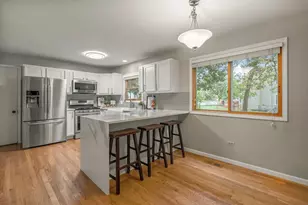5481 Parkside Ct, Gurnee, IL 60031 - Photo 11
