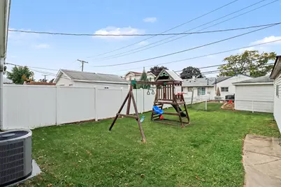 8930 S Crawford Avenue, Hometown, IL 60456 - Photo 15