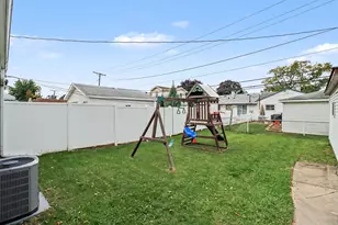 8930 S Crawford Ave, Hometown, IL 60456 - Photo 15