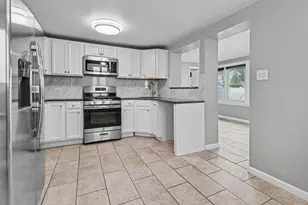 8930 S Crawford Ave, Hometown, IL 60456 - Photo 5