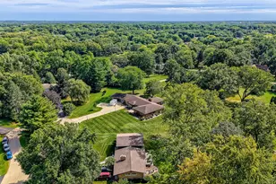 1803 Paula Ct, Sleepy Hollow, IL 60118 - Photo 7