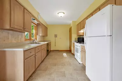 12609 Northwood Drive, Genoa, IL 60135 - Photo 9