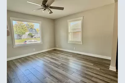 609 W 10th Street, Sterling, IL 61081 - Photo 5