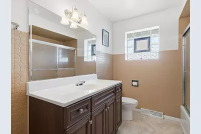 8440 S 77th Avenue, Bridgeview, IL 60455 - Photo 9