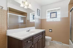8440 S 77th Ave, Bridgeview, IL 60455 - Photo 9