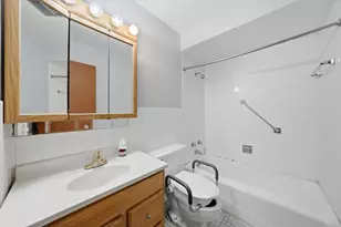 9717 S Keeler Ave, Oak Lawn, IL 60453 - Photo 7