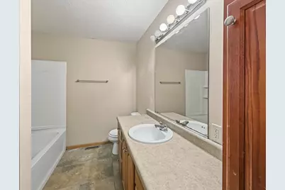 110 Fleming Court #110, Watseka, IL 60970 - Photo 9