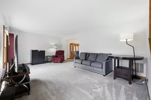 962 Kentucky Ln, Elk Grove Village, IL 60007 - Photo 17