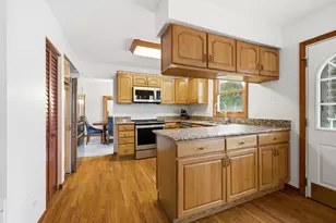 962 Kentucky Ln, Elk Grove Village, IL 60007 - Photo 5