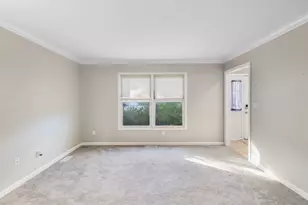 697 Fox Hollow, Dekalb, IL 60115 - Photo 5