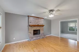 697 Fox Hollow, Dekalb, IL 60115 - Photo 11