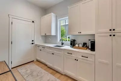 7300 Ponto Court, Morton Grove, IL 60053 - Photo 11