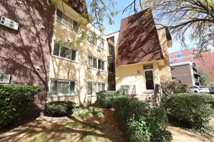 677 S River Rd, Des Plaines, IL 60016 - Photo 1