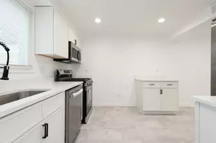 2236 E 96th St, Chicago, IL 60617 - Photo 7
