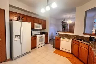296 Whitfield Dr, Sugar Grove, IL 60554 - Photo 9