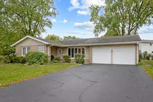 89 Grange Rd, Elk Grove Village, IL 60007 - Photo 1