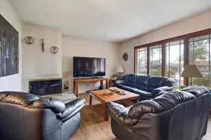 89 Grange Rd, Elk Grove Village, IL 60007 - Photo 3