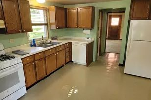 235 N Lincoln Ave, Carpentersville, IL 60110 - Photo 13