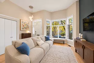3041 N Lakewood Ave, Chicago, IL 60657 - Photo 3