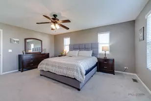 680 Acadia Cir, Crystal Lake, IL 60014 - Photo 13