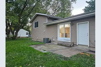1716 Parklane Avenue, McHenry, IL 60050 - Photo 3